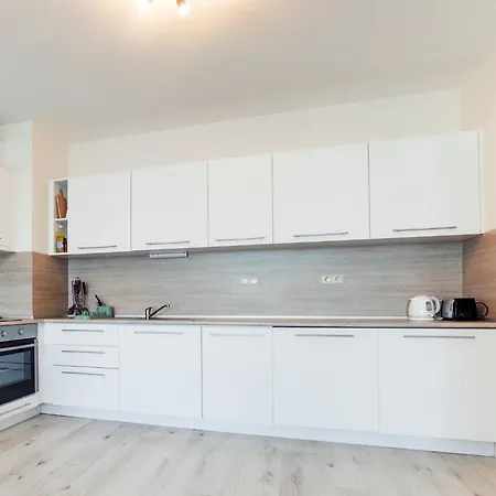 ат - South Bay Apartment